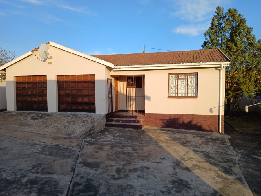 4 Bedroom Property for Sale in Club View Eastern Cape